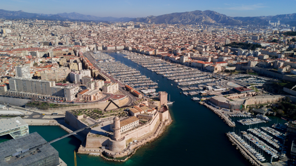 Photo quartier Vieux-Port Marseille article vivre à Marseille Abriculteurs